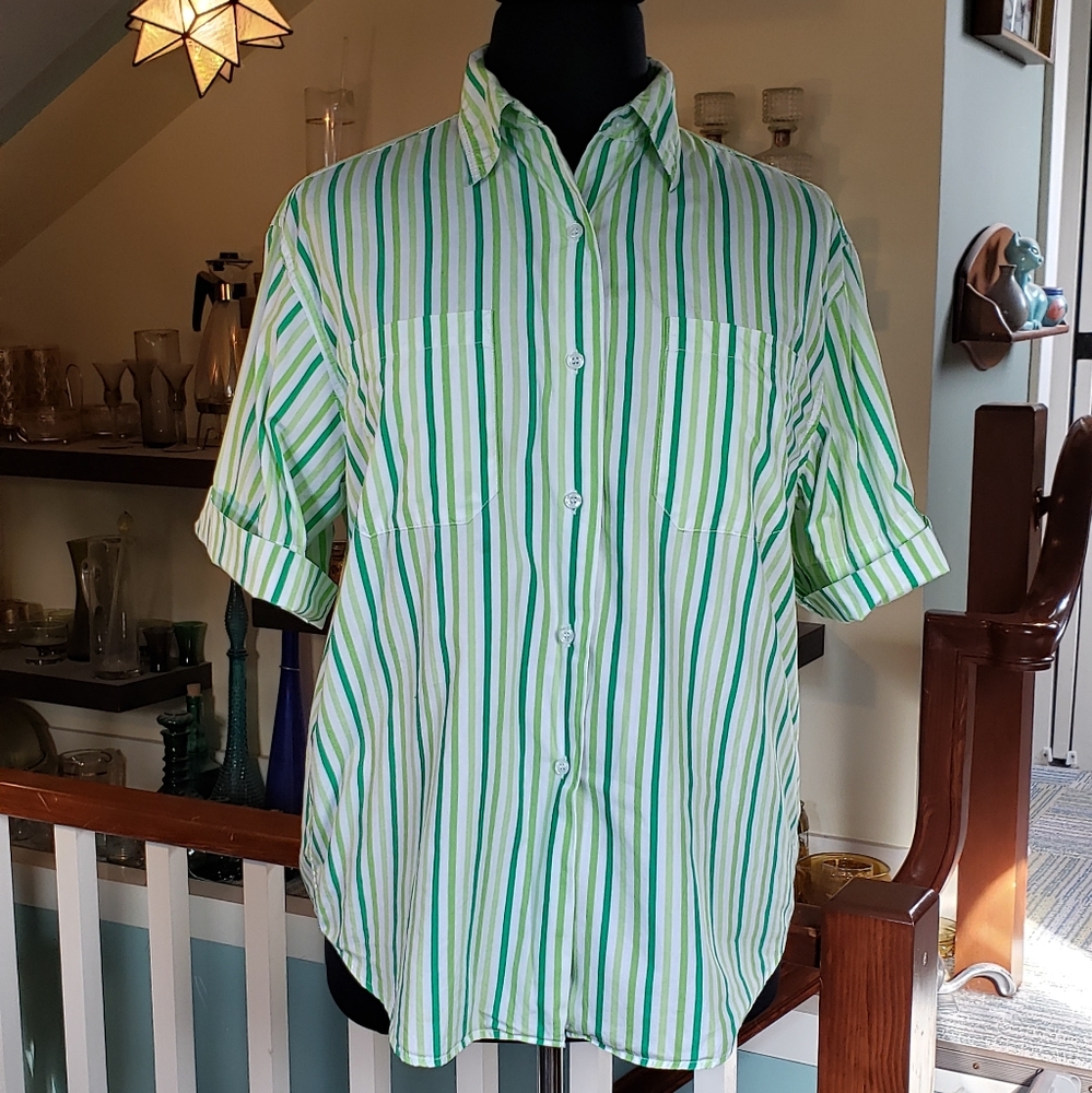 Vintage Express Womens Green And White Button Front Camp Shirt